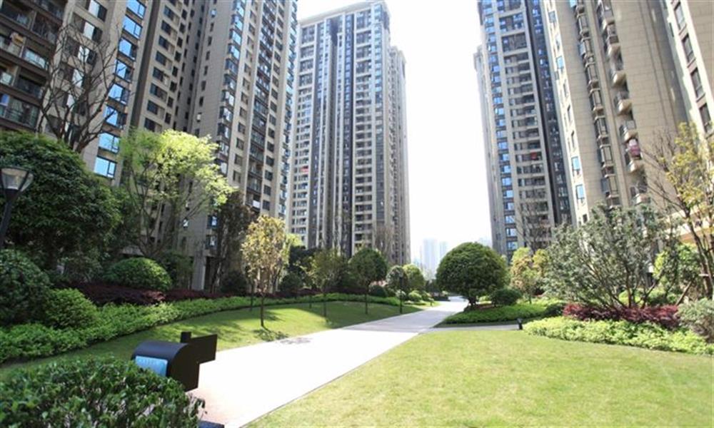 保利观澜清水跃层安心出售,买一层送一层,看房方便,双轻轨